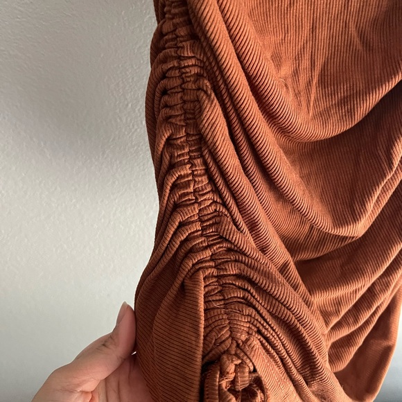 Brown dress - Picture 3 of 3